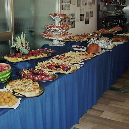 Hotel Darsena Cesena Bagian luar foto