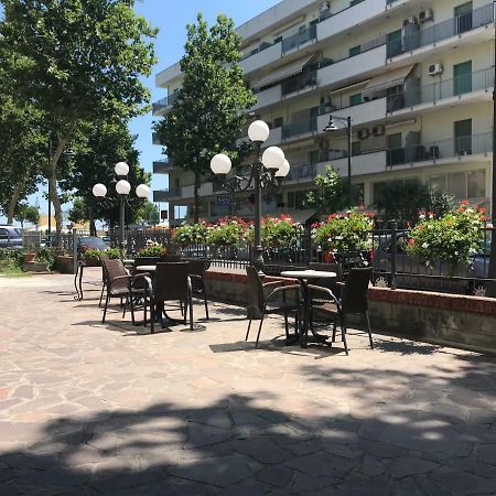 Hotel Darsena Cesena Bagian luar foto