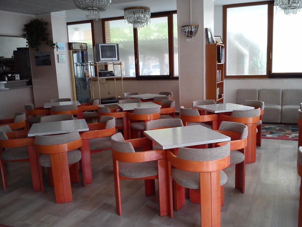 Hotel Darsena Cesena Bagian luar foto