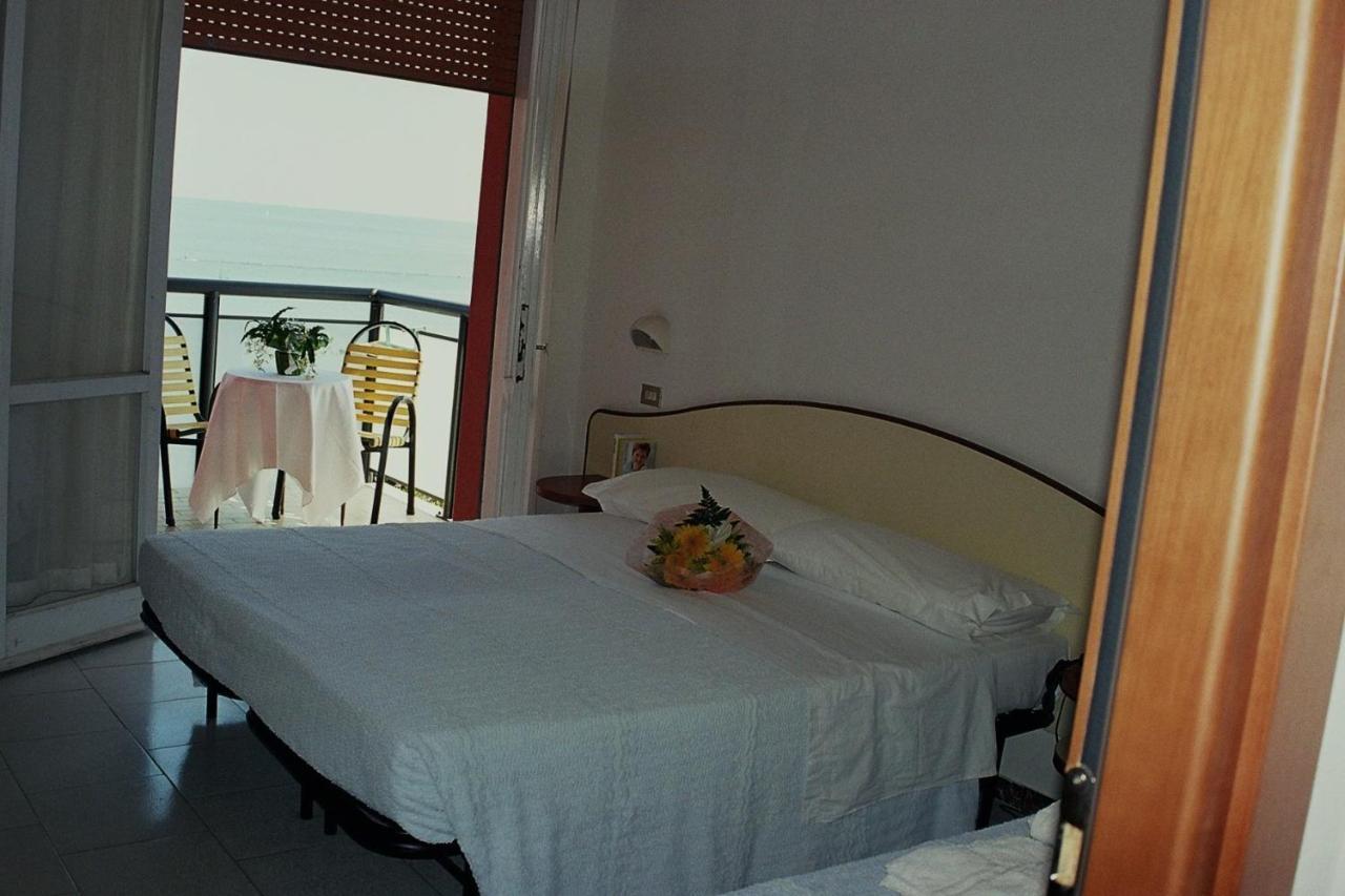 Hotel Darsena Cesena Bagian luar foto