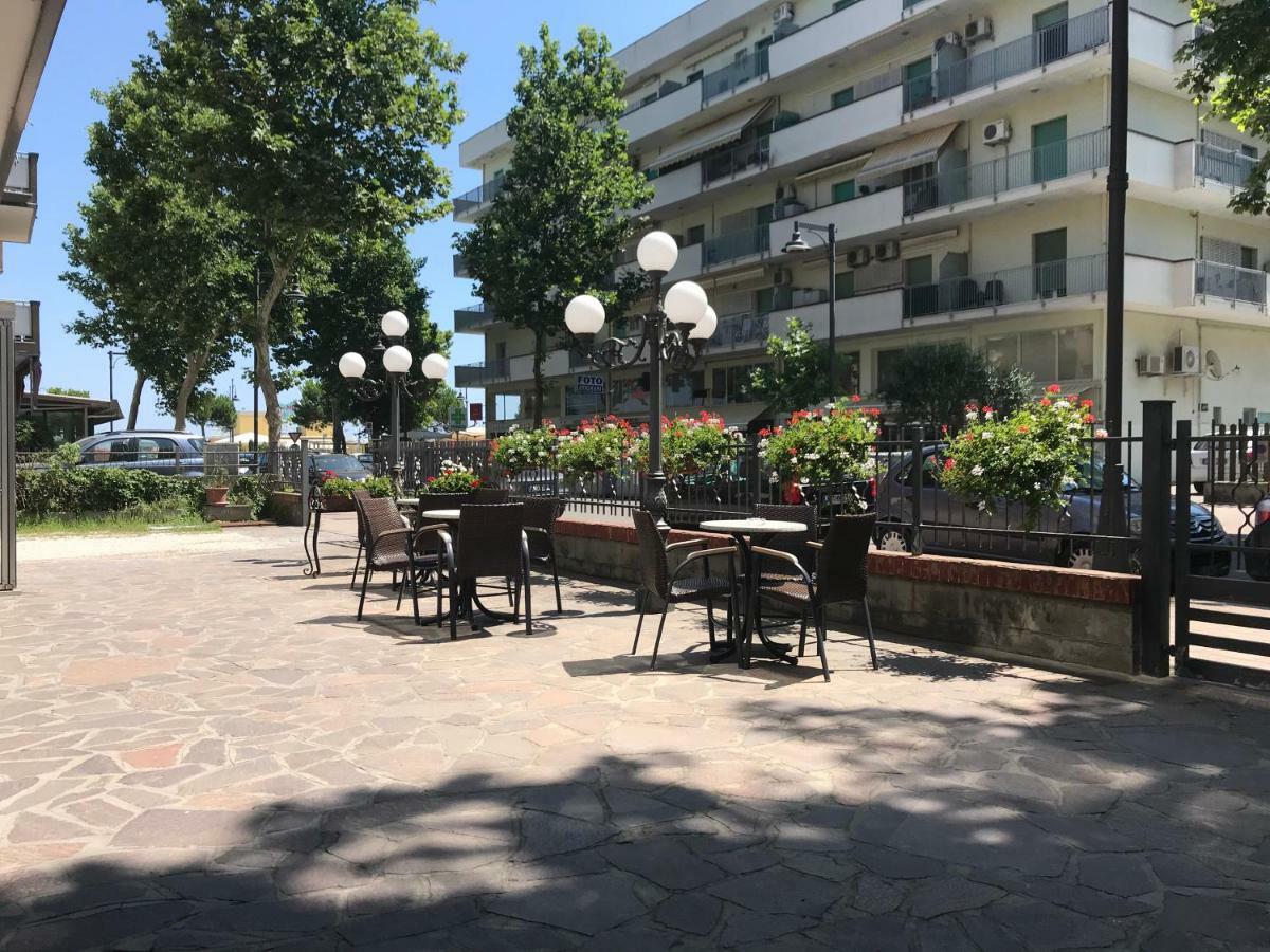 Hotel Darsena Cesena Bagian luar foto
